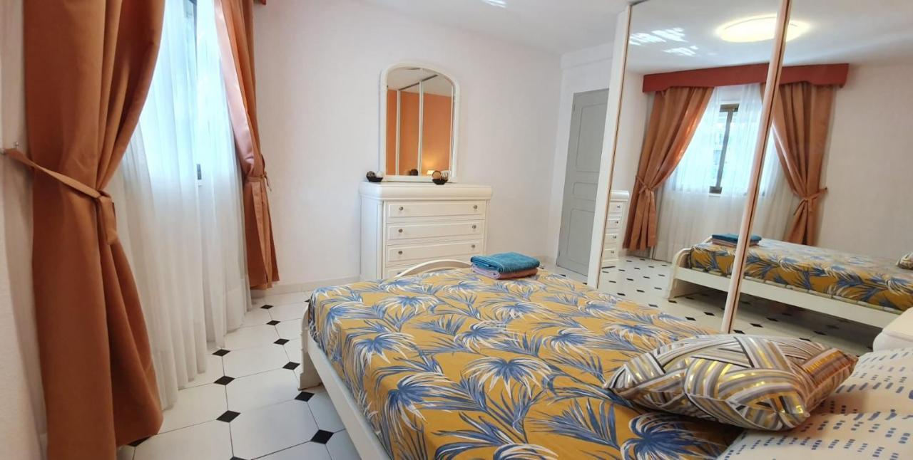 Encantadora Vivienda En El Paseo Maritimo De Salou Luaran gambar