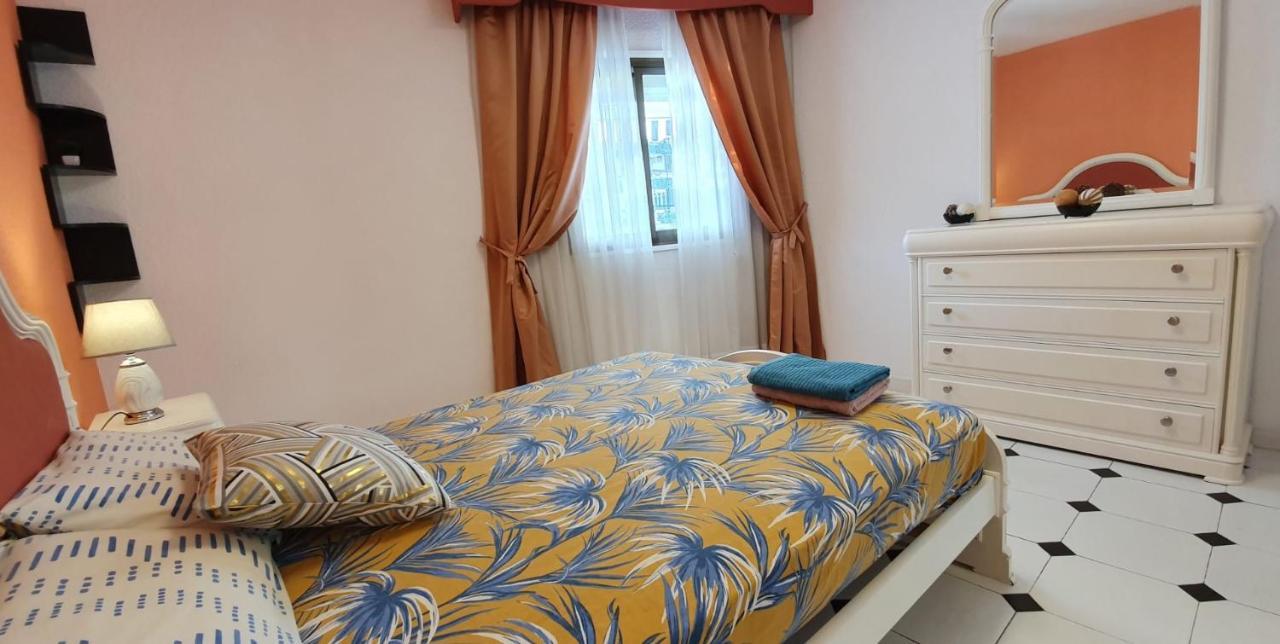 Encantadora Vivienda En El Paseo Maritimo De Salou Luaran gambar