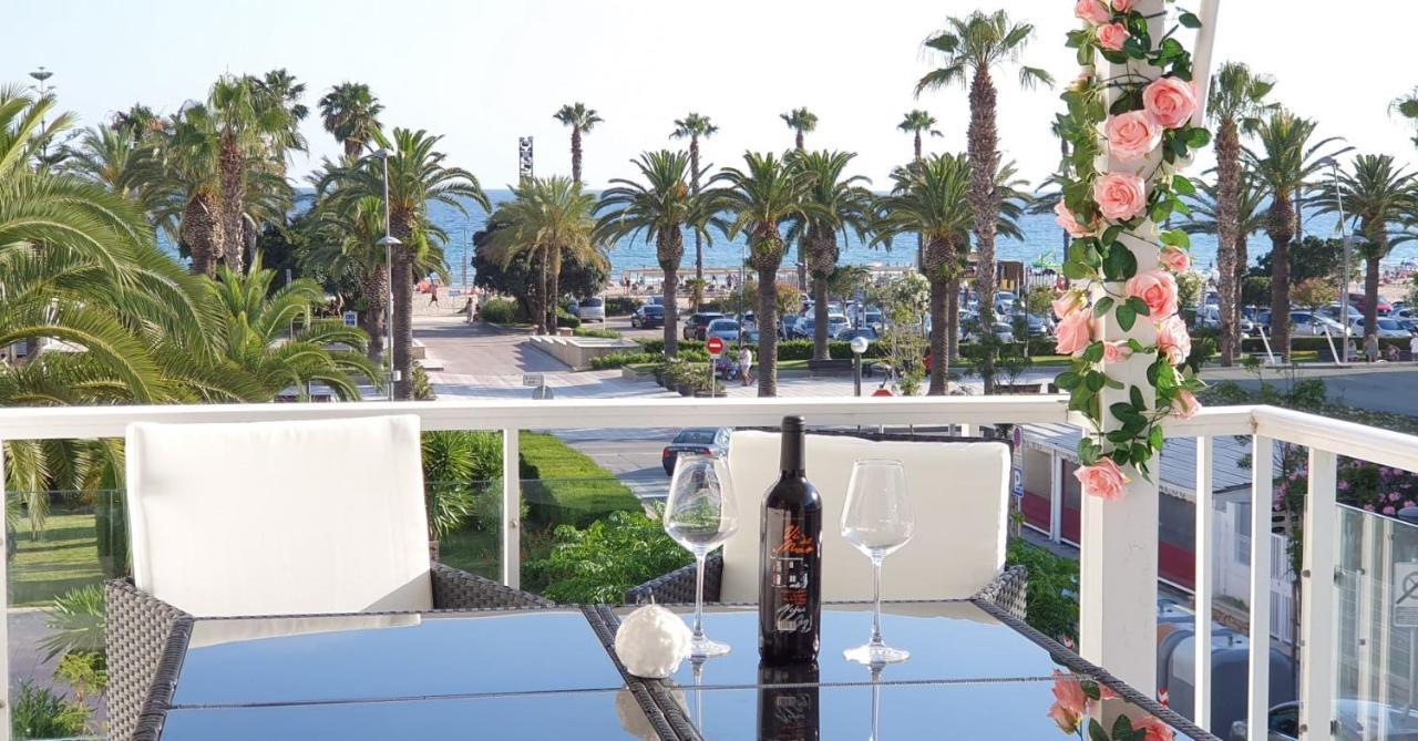 Encantadora Vivienda En El Paseo Maritimo De Salou Luaran gambar